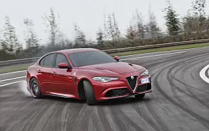 Cars wallpapers Alfa Romeo Giulia Quadrifoglio - 2016