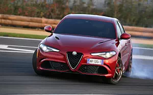 Cars wallpapers Alfa Romeo Giulia Quadrifoglio - 2016