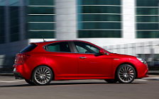 Cars wallpapers Alfa Romeo Giulietta - 2010