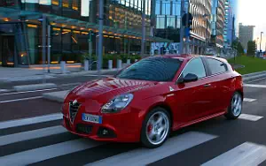 Cars wallpapers Alfa Romeo Giulietta Quadrifoglio Verde - 2014