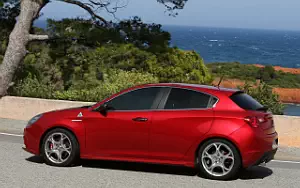 Cars wallpapers Alfa Romeo Giulietta Quadrifoglio Verde - 2014