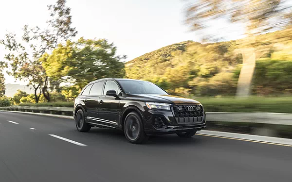 Cars wallpapers Audi Q7 55 TFSI quattro (Tamarind Brown Metallic) US-spec - 2025