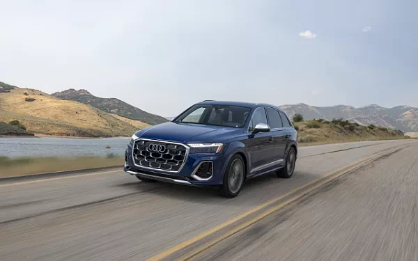 Cars wallpapers Audi SQ7 TFSI (Ascari Blue Metallic) US-spec - 2025