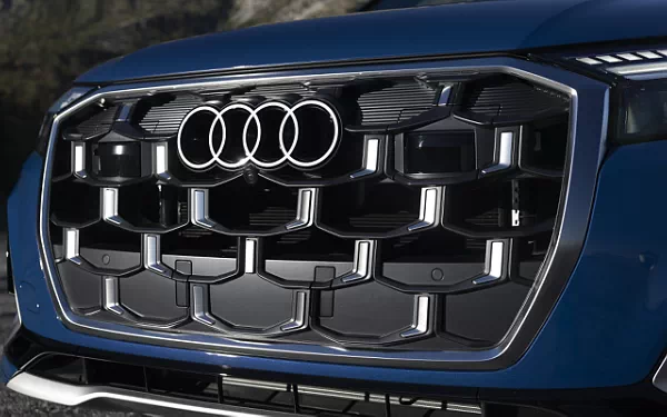 Cars wallpapers Audi SQ7 TFSI (Ascari Blue Metallic) US-spec - 2025