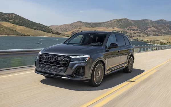 Cars wallpapers Audi SQ7 TFSI Black Optic Package (Daytona Grey) US-spec - 2025