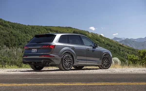 Cars wallpapers Audi SQ7 TFSI Black Optic Package (Daytona Grey) US-spec - 2025