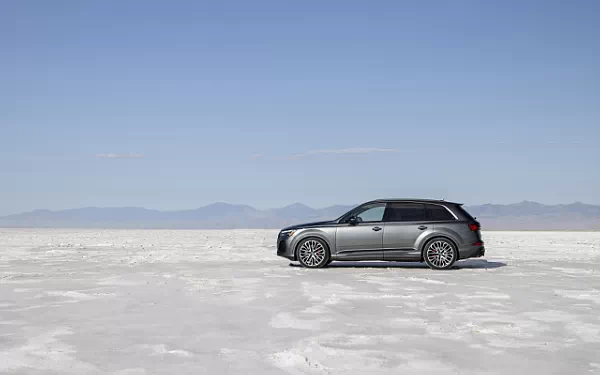 Cars wallpapers Audi SQ7 TFSI Black Optic Package (Daytona Grey) US-spec - 2025