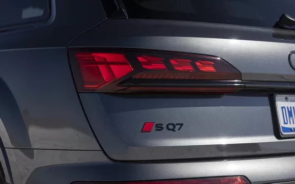 Cars wallpapers Audi SQ7 TFSI Black Optic Package (Daytona Grey) US-spec - 2025