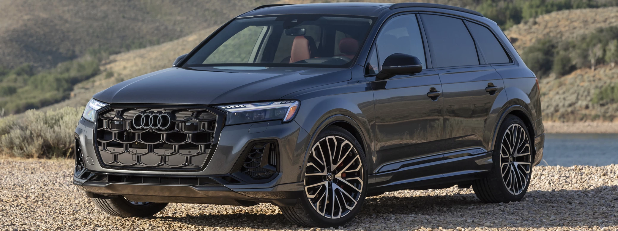 Cars wallpapers Audi SQ7 TFSI Black Optic Package (Daytona Grey) US-spec - 2025 - Car wallpapers
