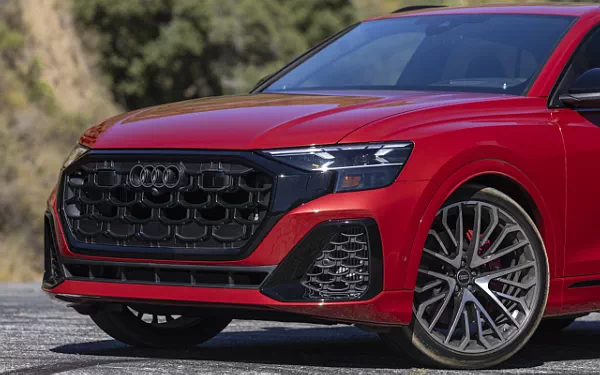 Cars wallpapers Audi SQ8 TFSI quattro (Chili Red Metallic) US-spec - 2025