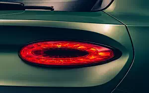 Cars wallpapers Bentley Bentayga V8 (Alpine Green) - 2020