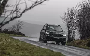Cars wallpapers BMW X7 M50d UK-spec - 2019