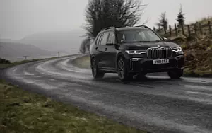 Cars wallpapers BMW X7 M50d UK-spec - 2019