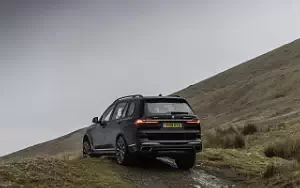 Cars wallpapers BMW X7 M50d UK-spec - 2019
