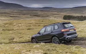 Cars wallpapers BMW X7 M50d UK-spec - 2019