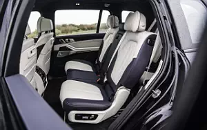 Cars wallpapers BMW X7 M50d UK-spec - 2019
