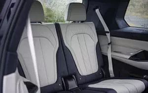 Cars wallpapers BMW X7 M50d UK-spec - 2019