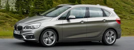 BMW 225i Active Tourer - 2014