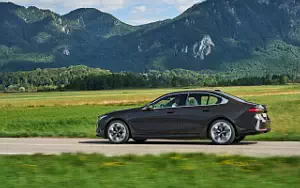 Cars wallpapers BMW 530e (Sophisto Grey Metallic) - 2023