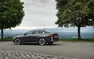 Cars wallpapers BMW 530e (Sophisto Grey Metallic) - 2023