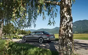 Cars wallpapers BMW 530e (Sophisto Grey Metallic) - 2023