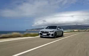 Cars wallpapers BMW i5 eDrive40 M Sport (Brooklyn Grey Metallic) - 2023