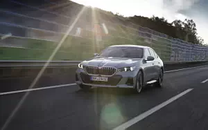 Cars wallpapers BMW i5 eDrive40 M Sport (Brooklyn Grey Metallic) - 2023