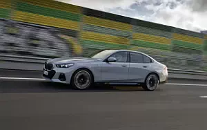 Cars wallpapers BMW i5 eDrive40 M Sport (Brooklyn Grey Metallic) - 2023