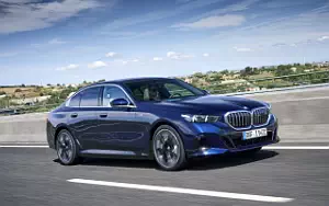 Cars wallpapers BMW i5 eDrive40 M Sport (Tanzanite Blue Metallic) - 2023