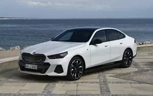 Cars wallpapers BMW i5 M60 xDrive (Alpine White Metallic) - 2023