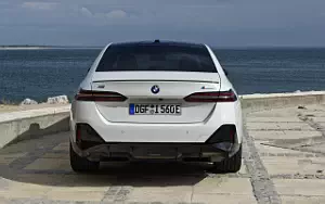 Cars wallpapers BMW i5 M60 xDrive (Alpine White Metallic) - 2023