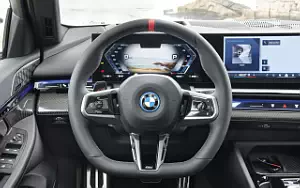Cars wallpapers BMW i5 M60 xDrive (Alpine White Metallic) - 2023