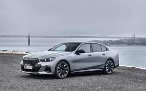 Cars wallpapers BMW i5 M60 xDrive (Frozen Pure Grey) - 2023