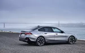 Cars wallpapers BMW i5 M60 xDrive (Frozen Pure Grey) - 2023