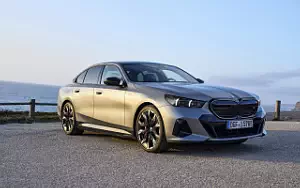 Cars wallpapers BMW i5 M60 xDrive (Frozen Pure Grey) - 2023