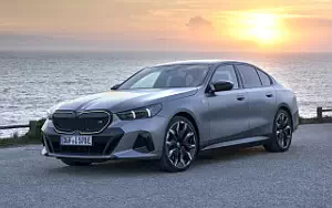 Cars wallpapers BMW i5 M60 xDrive (Frozen Pure Grey) - 2023