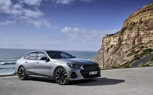 Cars wallpapers BMW i5 M60 xDrive (Frozen Pure Grey) - 2023