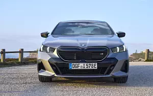 Cars wallpapers BMW i5 M60 xDrive (Frozen Pure Grey) - 2023