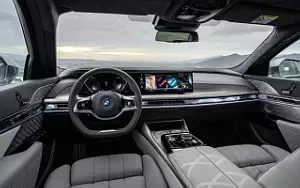 Cars wallpapers BMW i7 xDrive60 - 2022