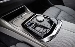 Cars wallpapers BMW i7 xDrive60 - 2022
