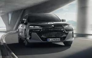 Cars wallpapers BMW M760e xDrive - 2022