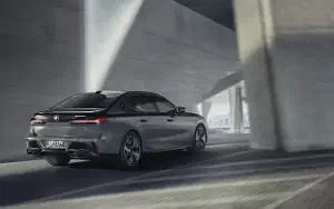 Cars wallpapers BMW M760e xDrive - 2022