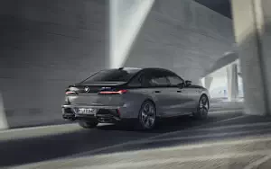 Cars wallpapers BMW M760e xDrive - 2022