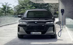 Cars wallpapers BMW M760e xDrive - 2022