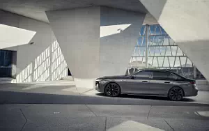 Cars wallpapers BMW M760e xDrive - 2022