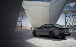 Cars wallpapers BMW M760e xDrive - 2022