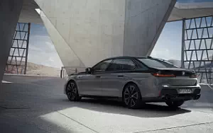 Cars wallpapers BMW M760e xDrive - 2022