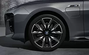 Cars wallpapers BMW M760e xDrive - 2022