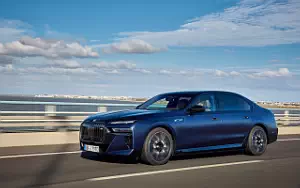 Cars wallpapers BMW i7 M70 xDrive (Frozen Tanzanite Blue) - 2023