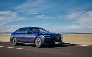 Cars wallpapers BMW i7 M70 xDrive (Frozen Tanzanite Blue) - 2023